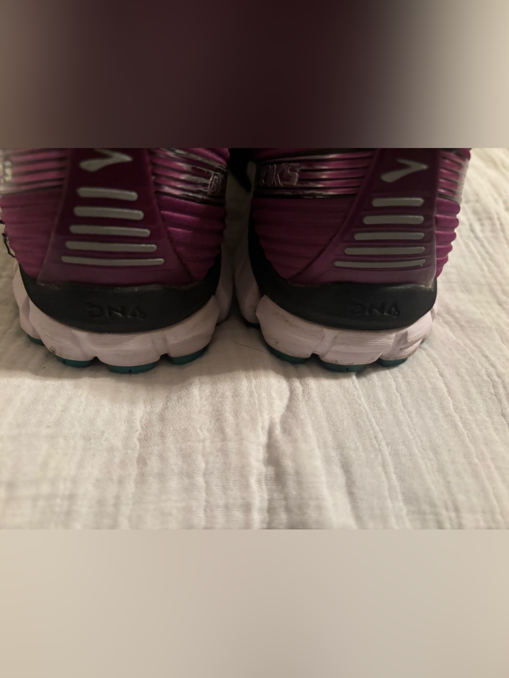 Brooks Women’s Shoes Size 9 - Picture 6 of 15